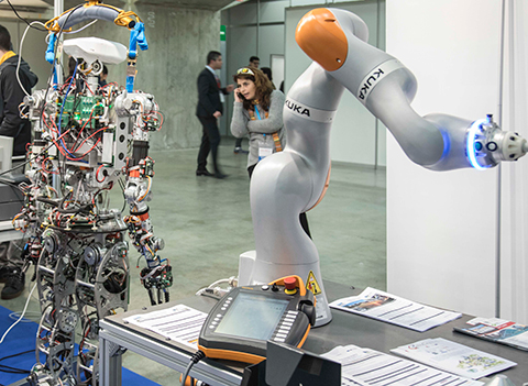 Imagen de Robots y empleo: el desafío de corregir las desigualdades  del mercado laboral y formar para los nuevos trabajos